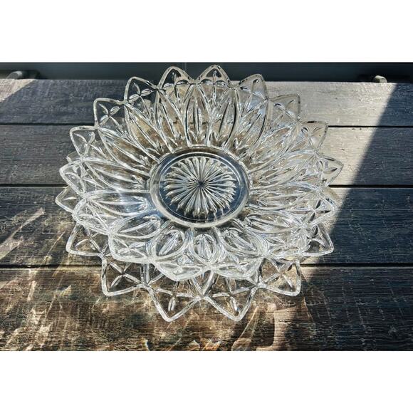 Vintage Federal Glass Petal Pattern Clear Glass Serving Bowl & Platter Flower - Picture 1 of 16
